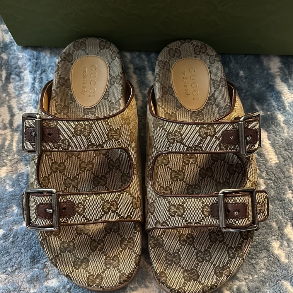 Gucci Men’s slide sandals with straps Size 8